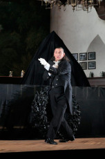 Tales-of-Hoffmann-3,-Santa-Fe-Opera